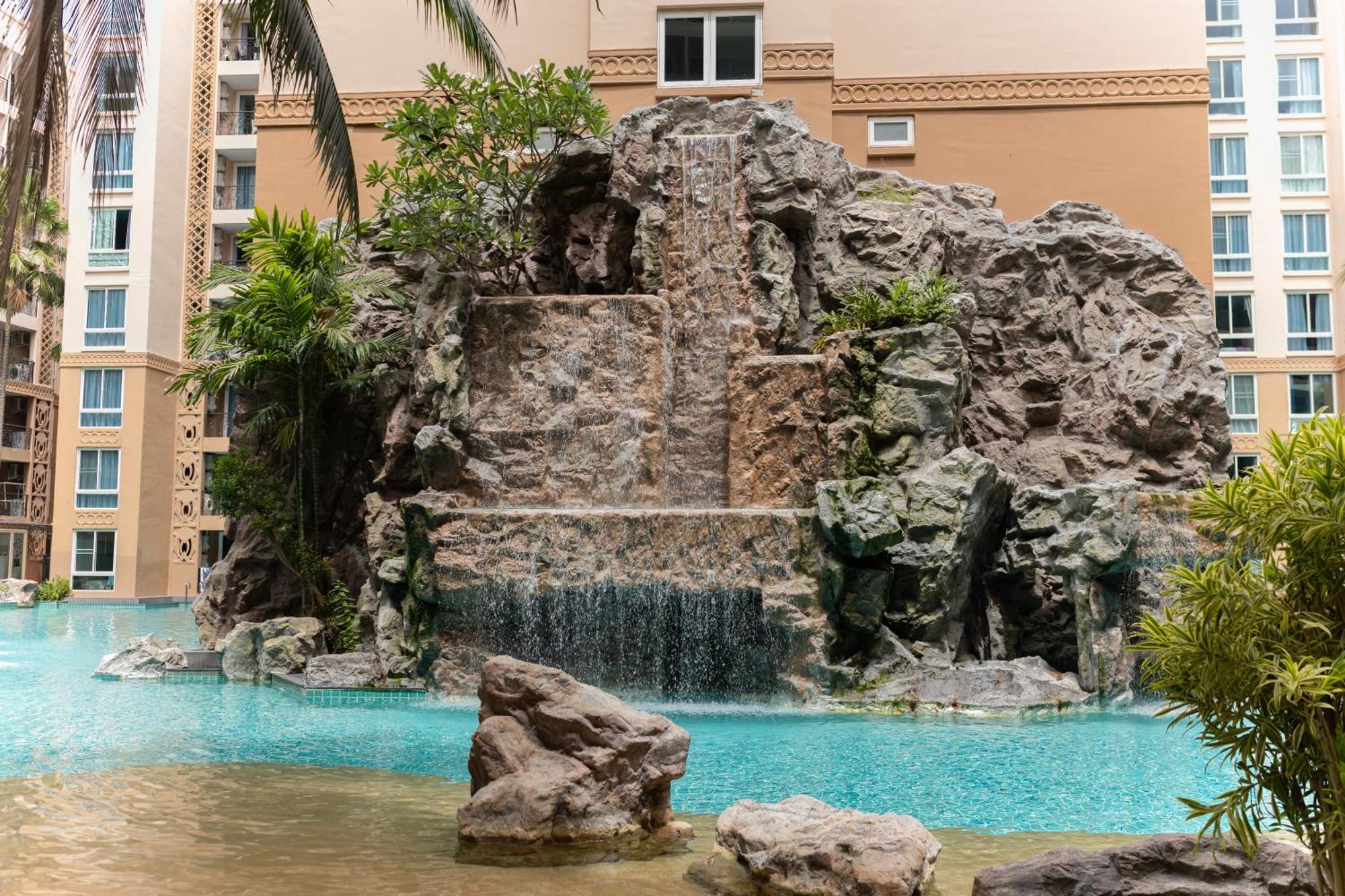 Atlantis Condo Resort Jomtien Beach Esterno foto